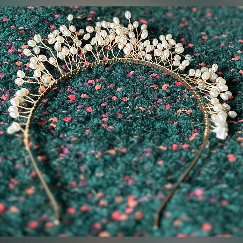 ✨NWT BHLDN Bowie Pearl Headband Bridal Hair Accessory Ivory Gold - Picture 8 of 10